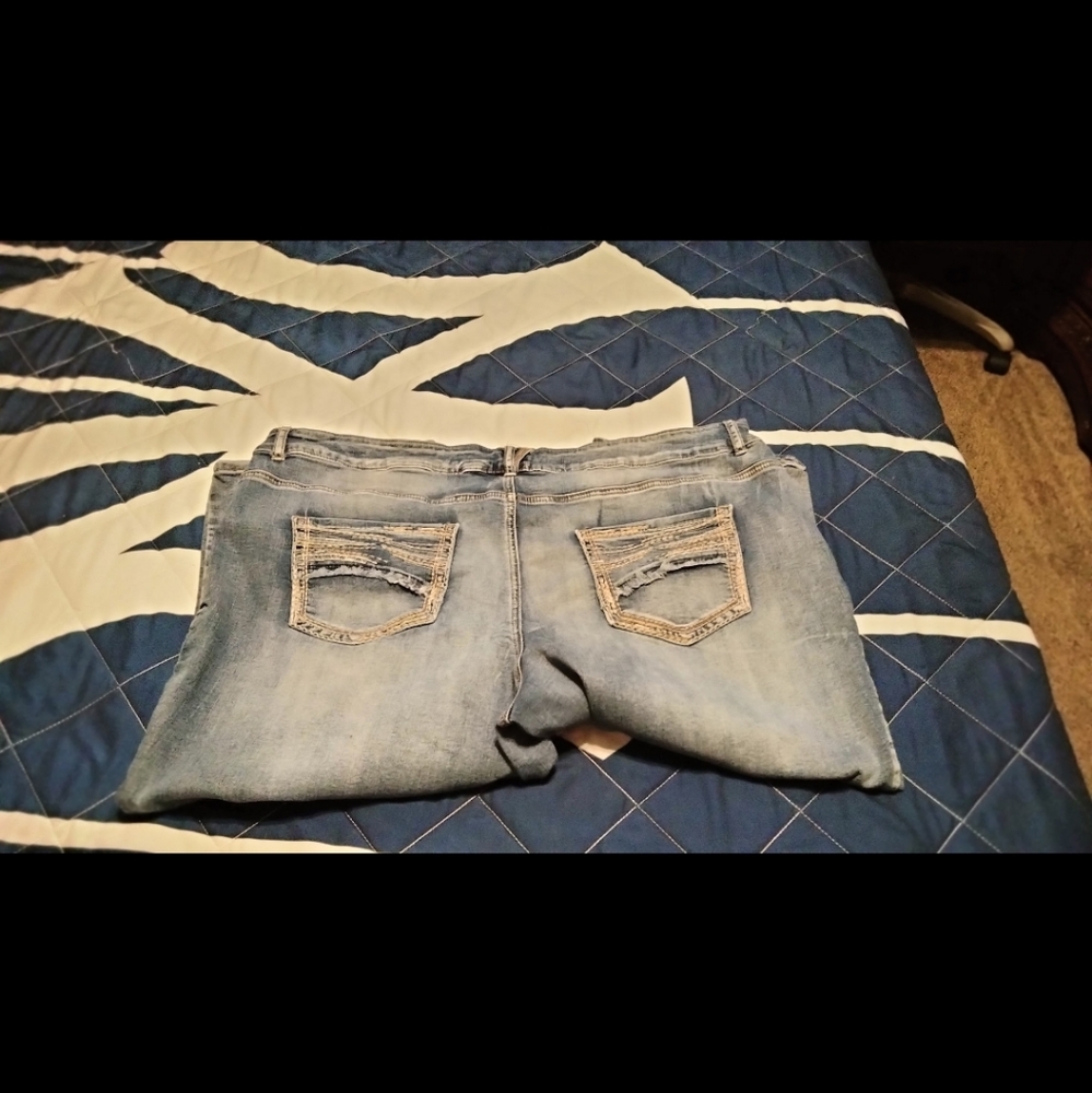 Maurices - Picture 2 of 3